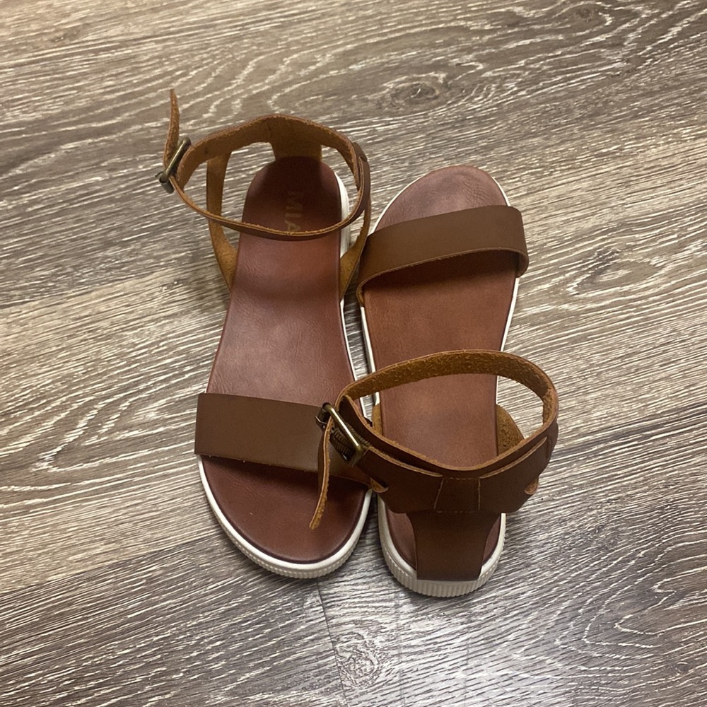 MIA Platforms - Picture 3 of 4